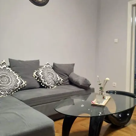 A Convenient In The Heart Of * Αθήνα