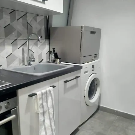 A Convenient In The Heart Of Αθήνα